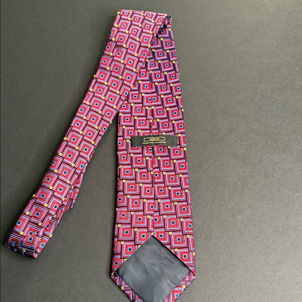 Satori Geometric Patterned Silk Tie in Pink and Red